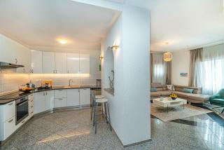 Modern spacious Villa, 36 sqm Pool, 70m to beach - Villa Mediteran - Trogir (Traù) - 1