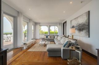 Blissful Seafront - 5