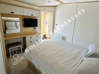 Casa Ohana - Luxurious 2 bedroom lodge at Seal Bay Resort - Selsey - 4