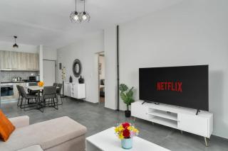 Aera Nest - 2BR, Alimos - 5