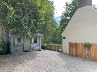 Bridge Cottage - 8