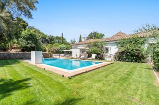 Elegant Villa with Pool & Golf Range in Sotogrande - 6