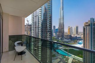 Burj View Stylish 3BR with Maids Room in Act One Tower Downtown - 4