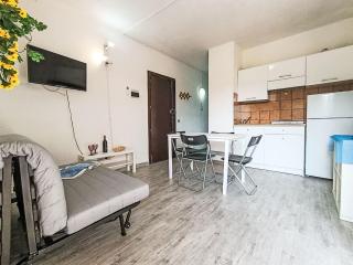 Apartment Iris 7- Terza Spiaggia by Interhome - Golfo Aranci - 4