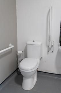 Leicester LE9 All In One Stay with 9 Studios - Earl Shilton - 8
