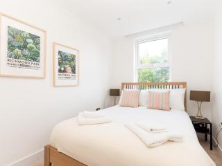 Pass the Keys Stunning 4Bed Oasis in Kingston With Parking - Kingston upon Thames - 3
