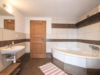 Apartment Spacious in Farmhouse by Interhome - Horní Planá - 7