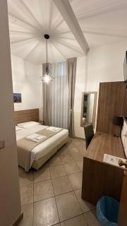 Hotel Montecarlo - Milan - 6