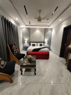 Al hafeez Executive - Lahore - 0