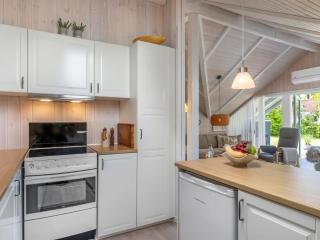 Holiday Home Tara - 450m from the sea by Interhome - 4