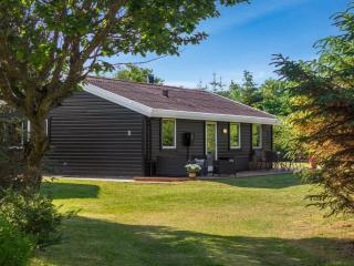 Holiday Home Laris - 700m to the inlet by Interhome - 3