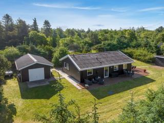 Holiday Home Laris - 700m to the inlet by Interhome - 4