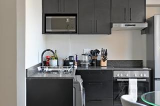 Storm - Sky High 1 Bed Penthouse - City & Mountain Views - 1