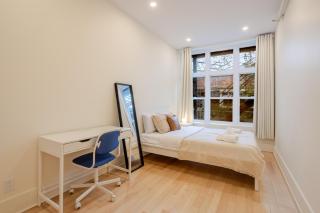 Spacious 4BR Prime MTL Location - Montréal - 3