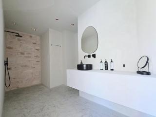 Monastery Estate Retreat - 7
