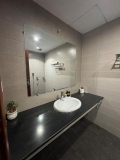Deja Studio Apt in Gulberg - 7