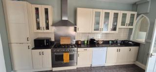 4 Bed Home with Full Amenities in Cardiff - Cardiff - 1