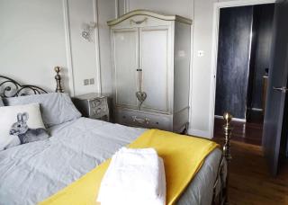 A spacious modern lodge in scenic mid Wales - 5