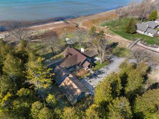 Baileys Harbor Lakefront Abode by Simple Life Rentals - Baileys Harbor - 0