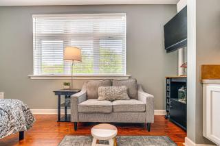 Steps to Smith Mountain Lake Unit with Pool Access! - 3