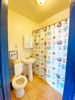 Spacious Two-Bedroom Getaway with Balcony by the Beach - Rincon - 3