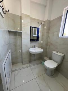 3rd Floor Mali i Robit Apartments - Golem - 4