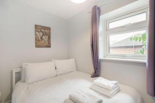 GuestReady - Centrally located house in Poplar - 9