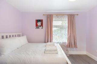 GuestReady - Centrally located house in Poplar - 8