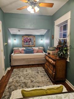 Historic Farmhouse - Tranquil Nature Escape - Hondo - 4