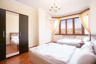 Sunny 3 Bedrooms Large Apartment with 2 Baths , Great View - 9