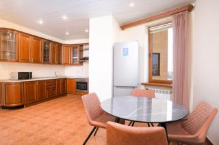 Sunny 3 Bedrooms Large Apartment with 2 Baths , Great View - 4