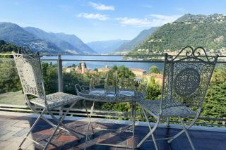 Lake Como and Hills View - 8