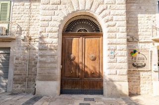 GuestHost - Stylish and Bright Apartments Trani - 4