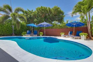 Private Pool and Backyard Villa in North Palm Beach - 8