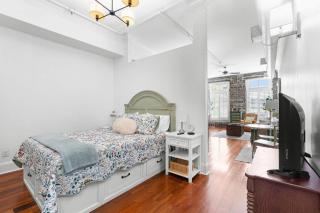 Knockout Loft- Near Plant Riverside - 3