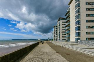 Seaside Serenity in Swansea - 6