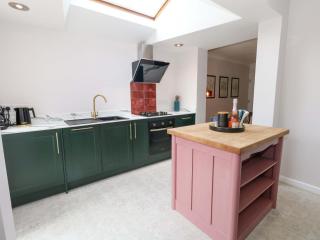 Otter Cottage - 1
