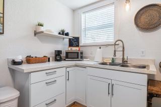 Beachside Cabana Walk to Beach Dog Friendly - 1