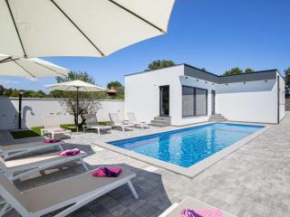Holiday Home L&L by Interhome - Medulin - 0