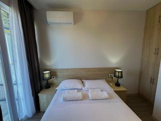 Green House - Apartment with Separate Bedroom - 7