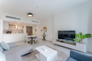 Stylish 1BR in Wasl 1 with Balcony & Pool - Dubai - 5