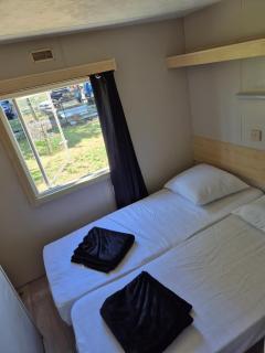 Le mobile home est dans le pré - - 3