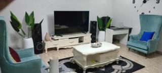 Spacious One bedroom serviced apartment with Wifi Smart TV Air conditioning kitchen and other facilities in a cozy living space - 0