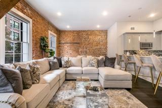 New Orleans Luxury Rentals - THE OAK - 0