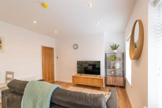 Swillington Retreat: Modern 2BD Flat in Leeds - 0