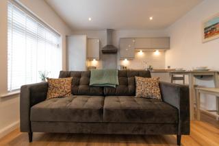 Swillington Retreat: Modern 2BD Flat in Leeds - 3