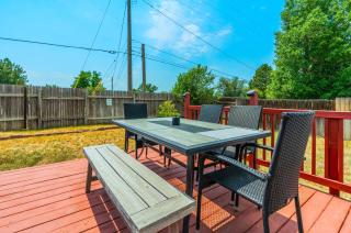 Witches Hollow Pet-Friendly Retreat Near Airport - 8