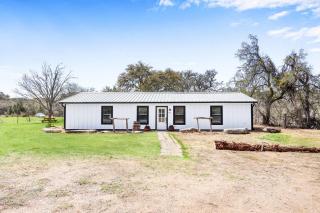 Secluded Hill Country Oasis - Payton - 2