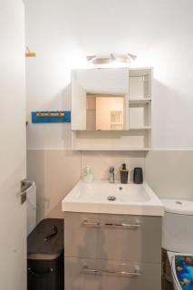 Cozy Studio with Garden Oasis - 8