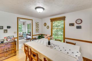 5 Mi to Harpers Ferry NHP Quiet Home with Deck - 1